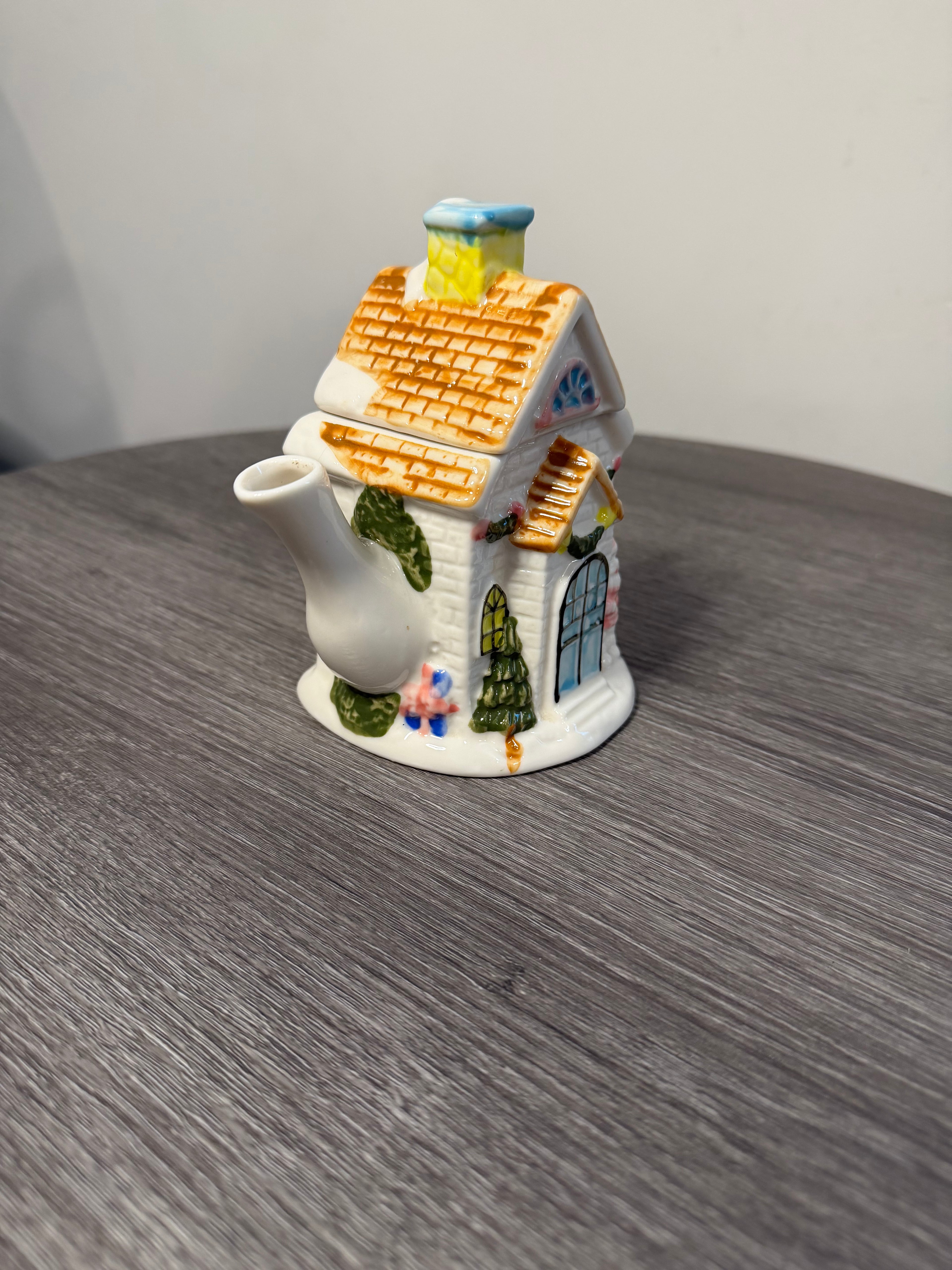 Christmas house teapot