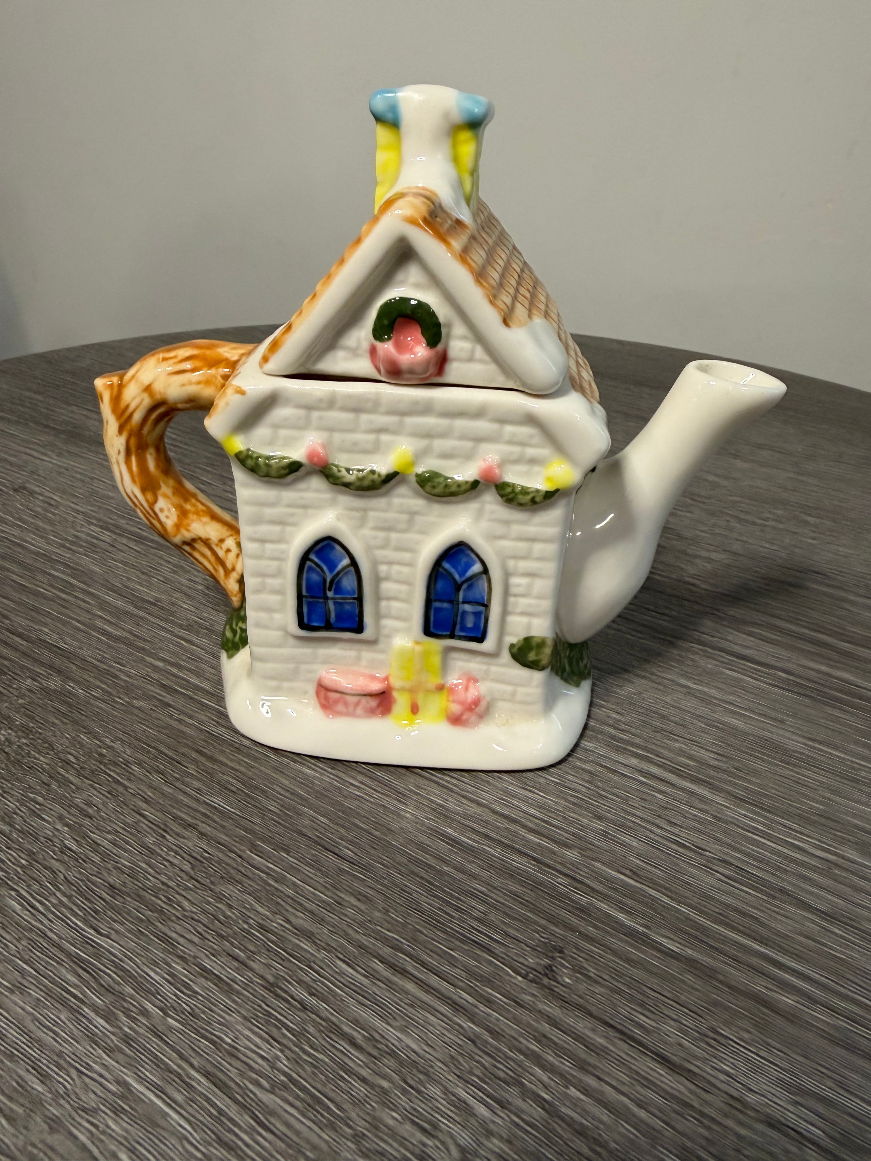 Christmas house teapot
