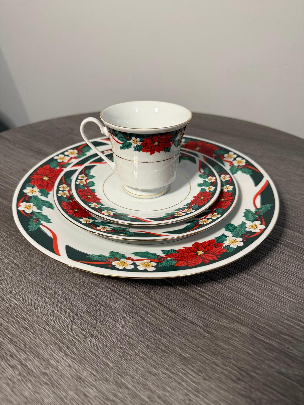 Tienshan Deck the Halls 16 Pc Fine China Set Vintage 1994 Dinnerware